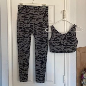 Zebra sports bra & leggins